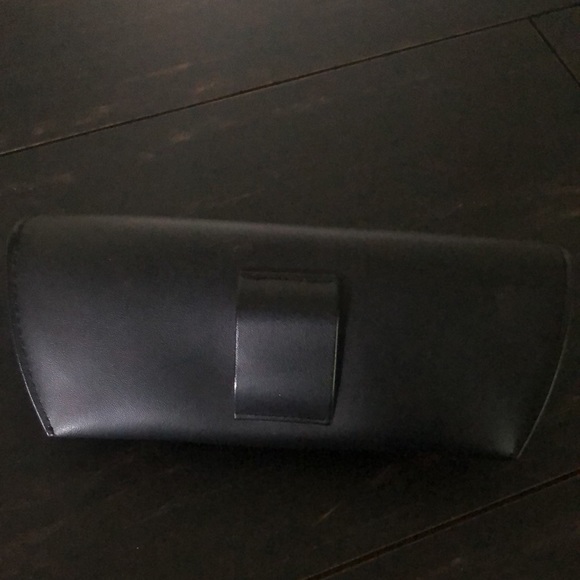 Vintage Ray-Ban Olympian Matte Gold Frame sunglasses with case - Picture 12 of 16